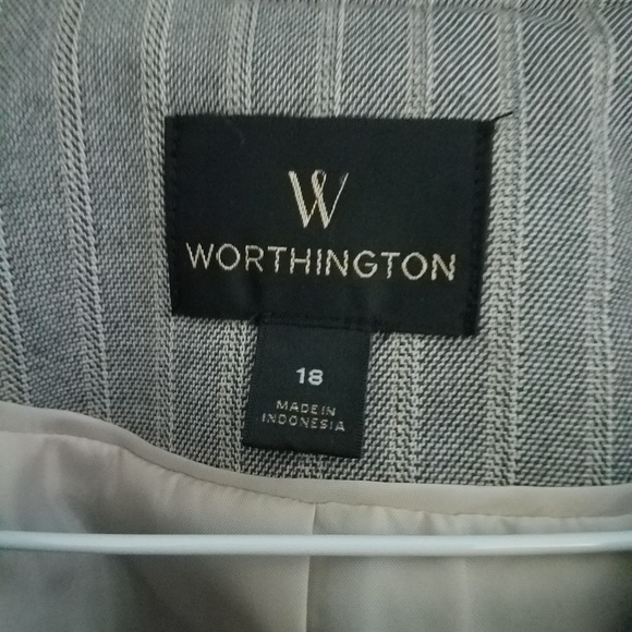 Worthington Modern Lapel Blazer - Picture 4 of 6
